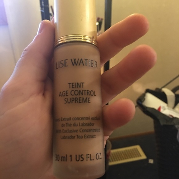 Lise waiter medium to high coverage foundation - Picture 2 of 4